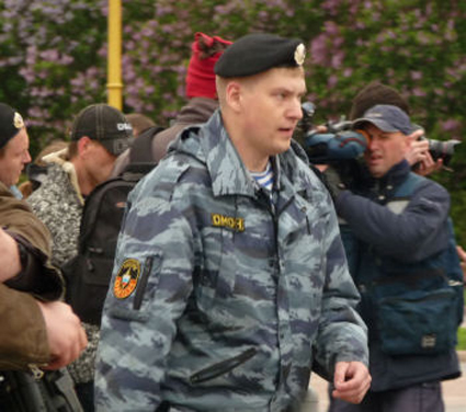 A member of OMOH, Russia's SWAT police